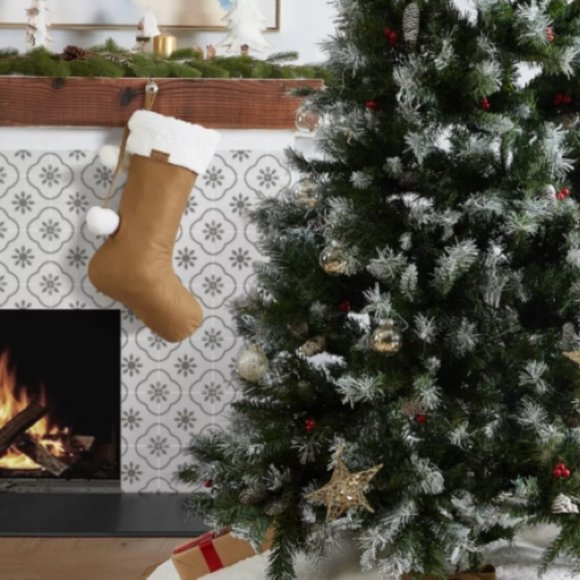 Koolaburra by Ugg Faux Suede Holiday Christmas Stocking Oeko-Tex Gift Tag NEW - Picture 1 of 9